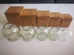 Glass cupping cup